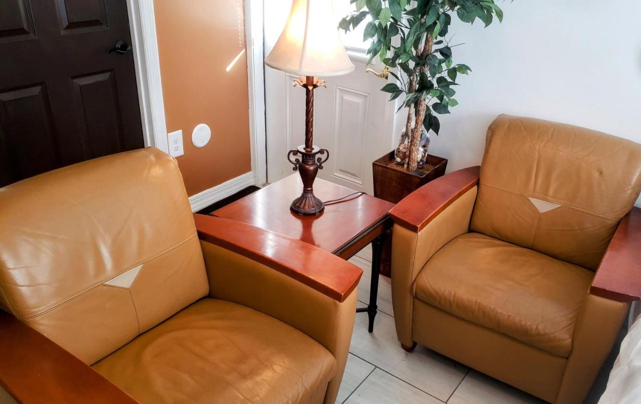 Stylish Suite Tampa Minutes To Hard Rock Casino Mango Exterior photo